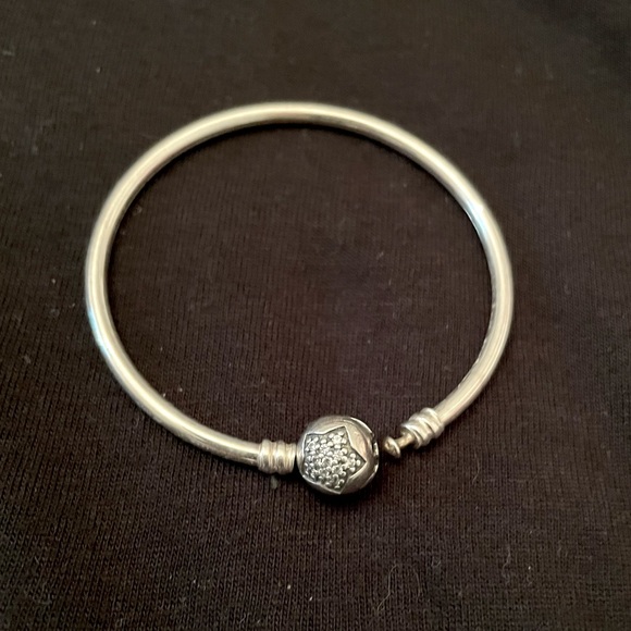 Authentic pandora silver star bangle - 6.7” - Picture 2 of 5